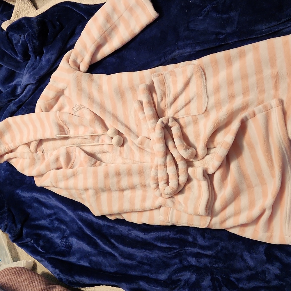 Pink Robe, Size M - Picture 4 of 5